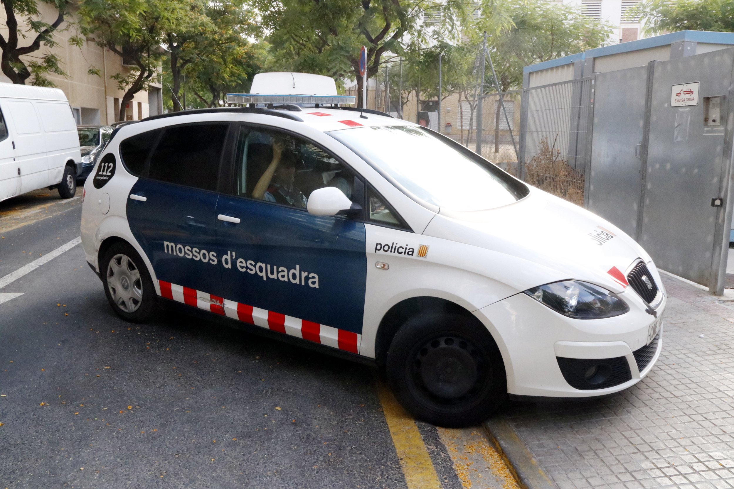 Un hombre agrede sexualmente a una mujer en Mataró y le roba el coche