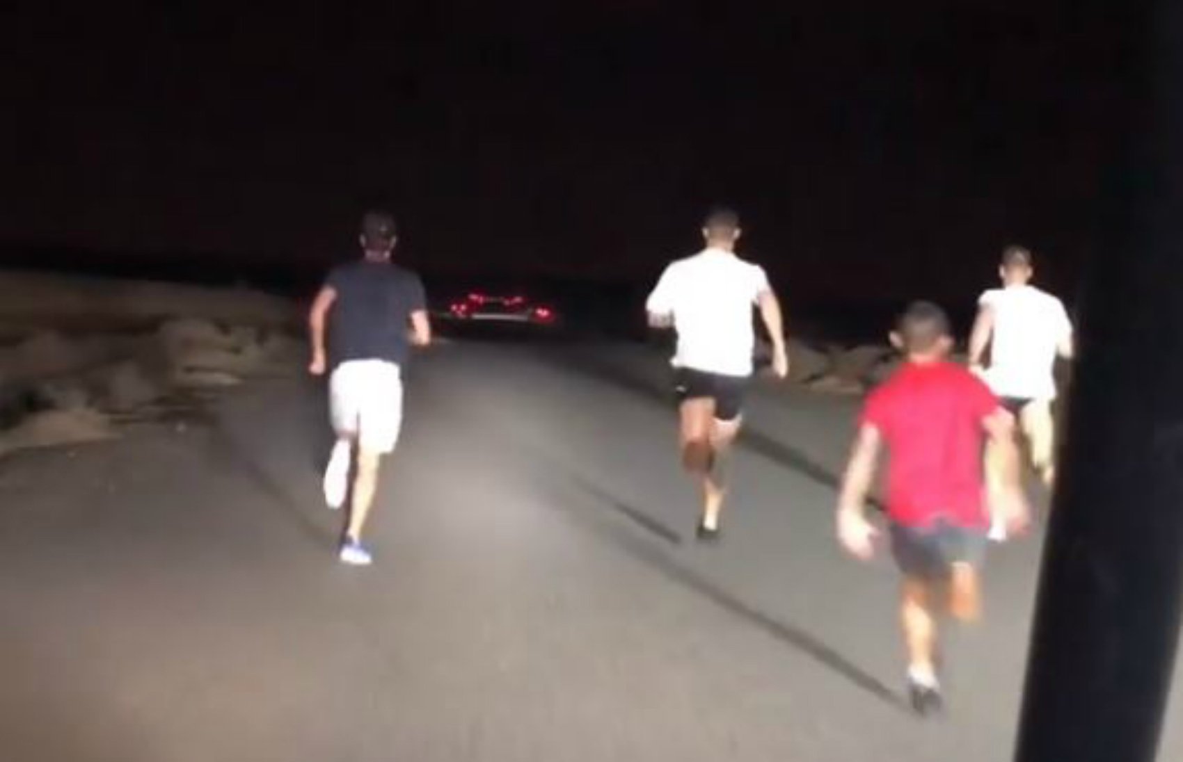 VÍDEO: Cristiano i el seu fill es posen a córrer en mig d'una carretera de Dubai