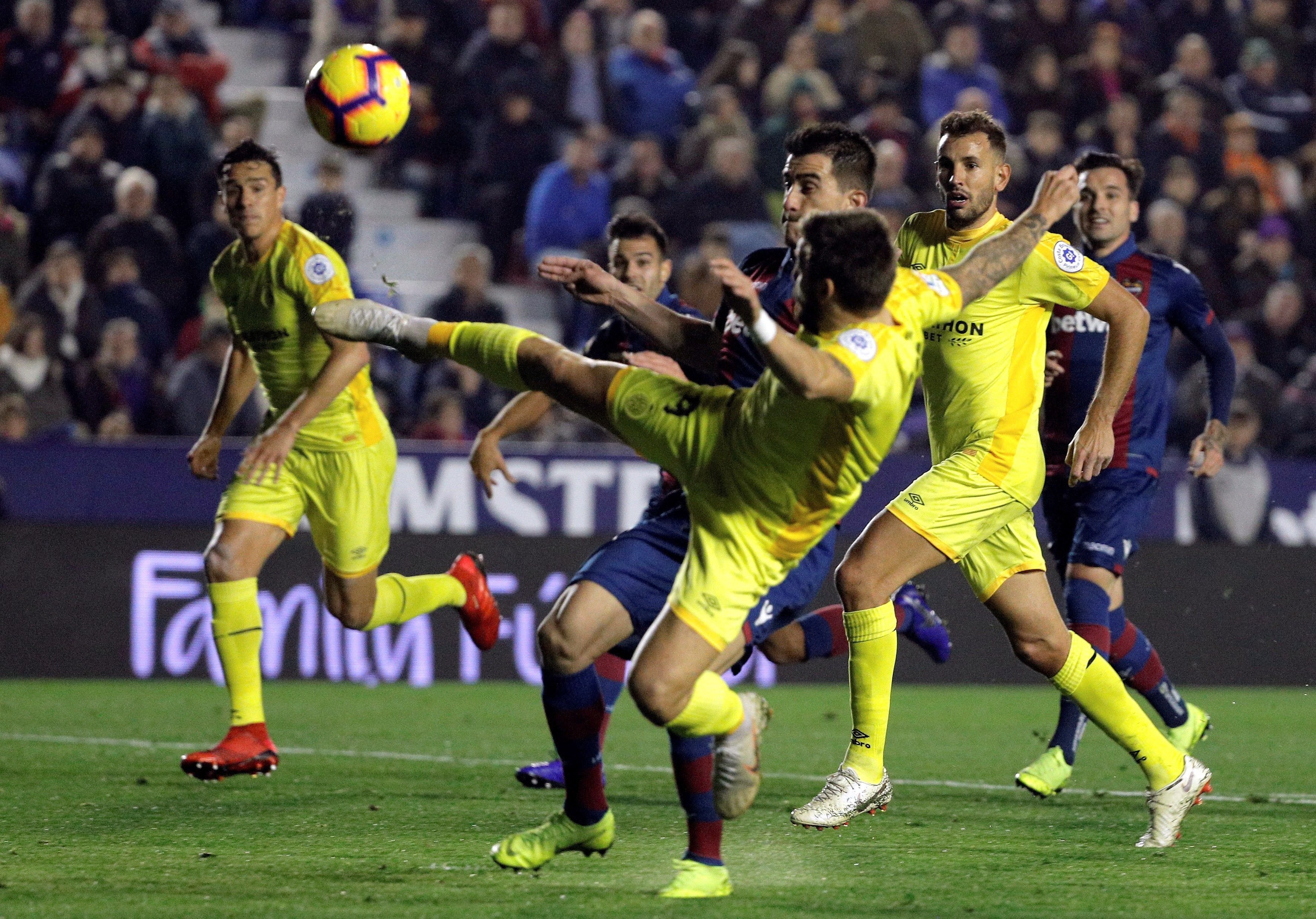 La picardia del Girona no serveix per guanyar el Llevant (2-2)