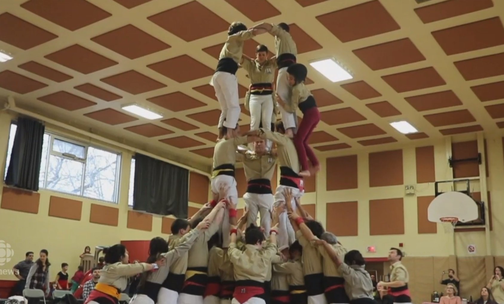 Canadian TV captivated by Catalan human towers in Montreal
