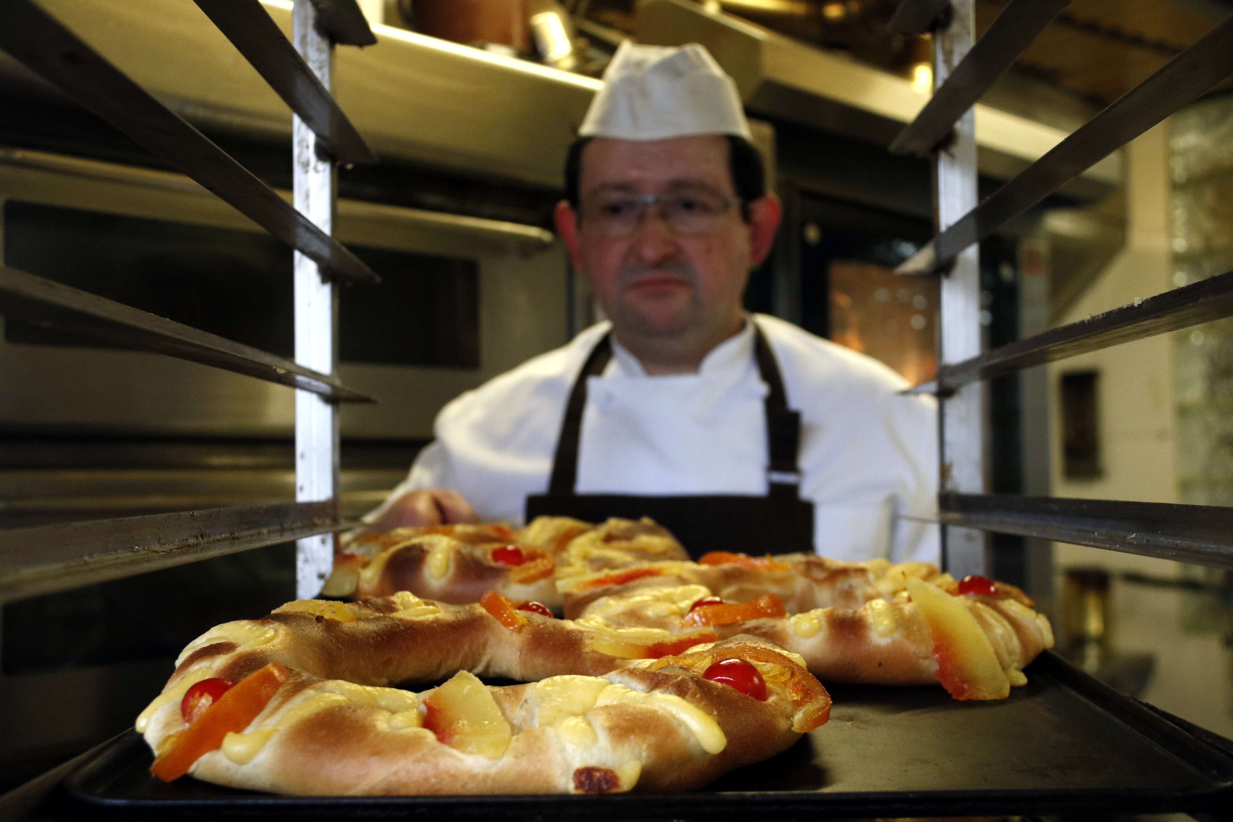 Los pasteleros catalanes venderán más de 900.000 roscones artesanos de Reyes