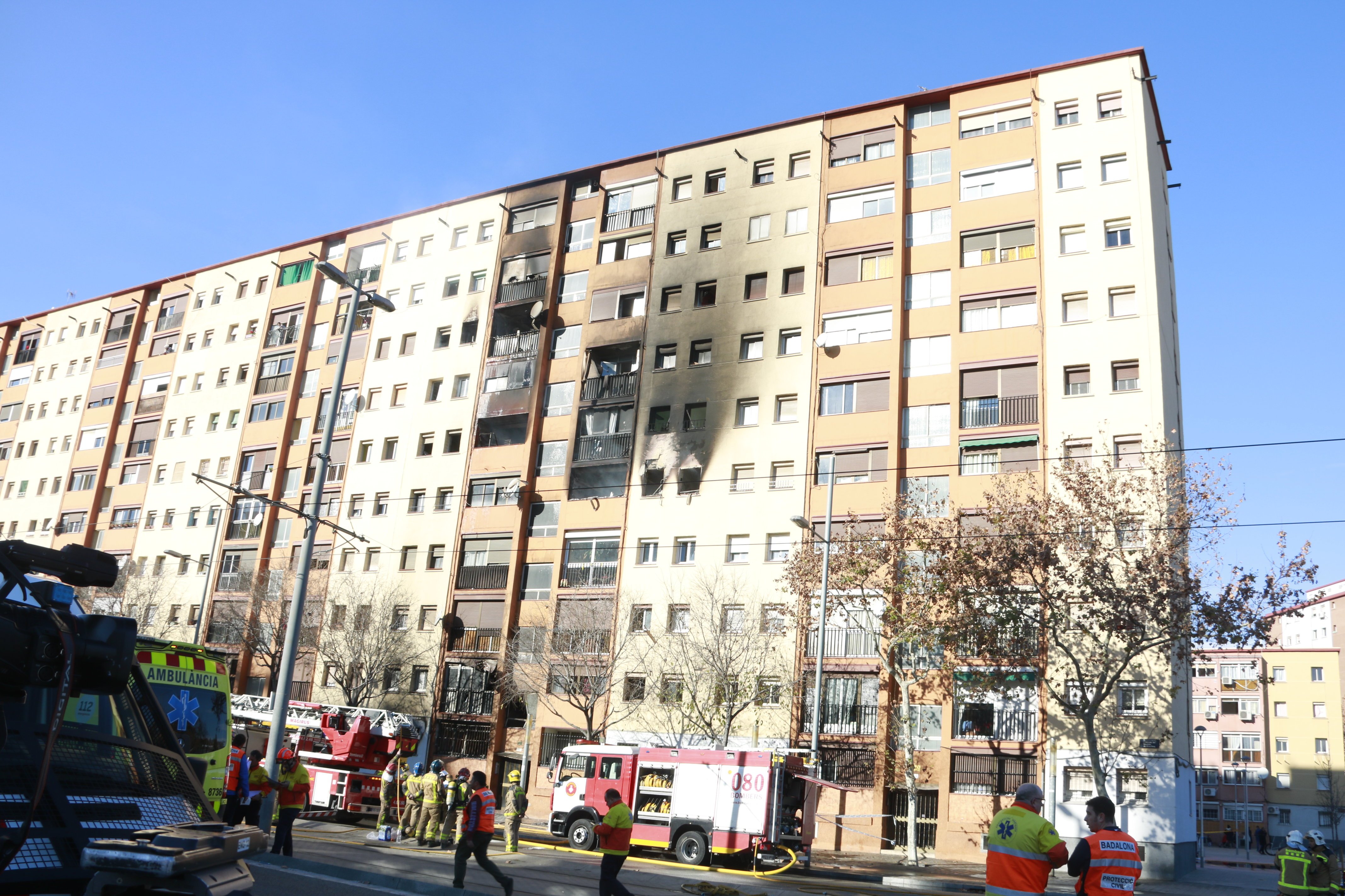 La Generalitat decreta un dia de dol per l'incendi de Badalona