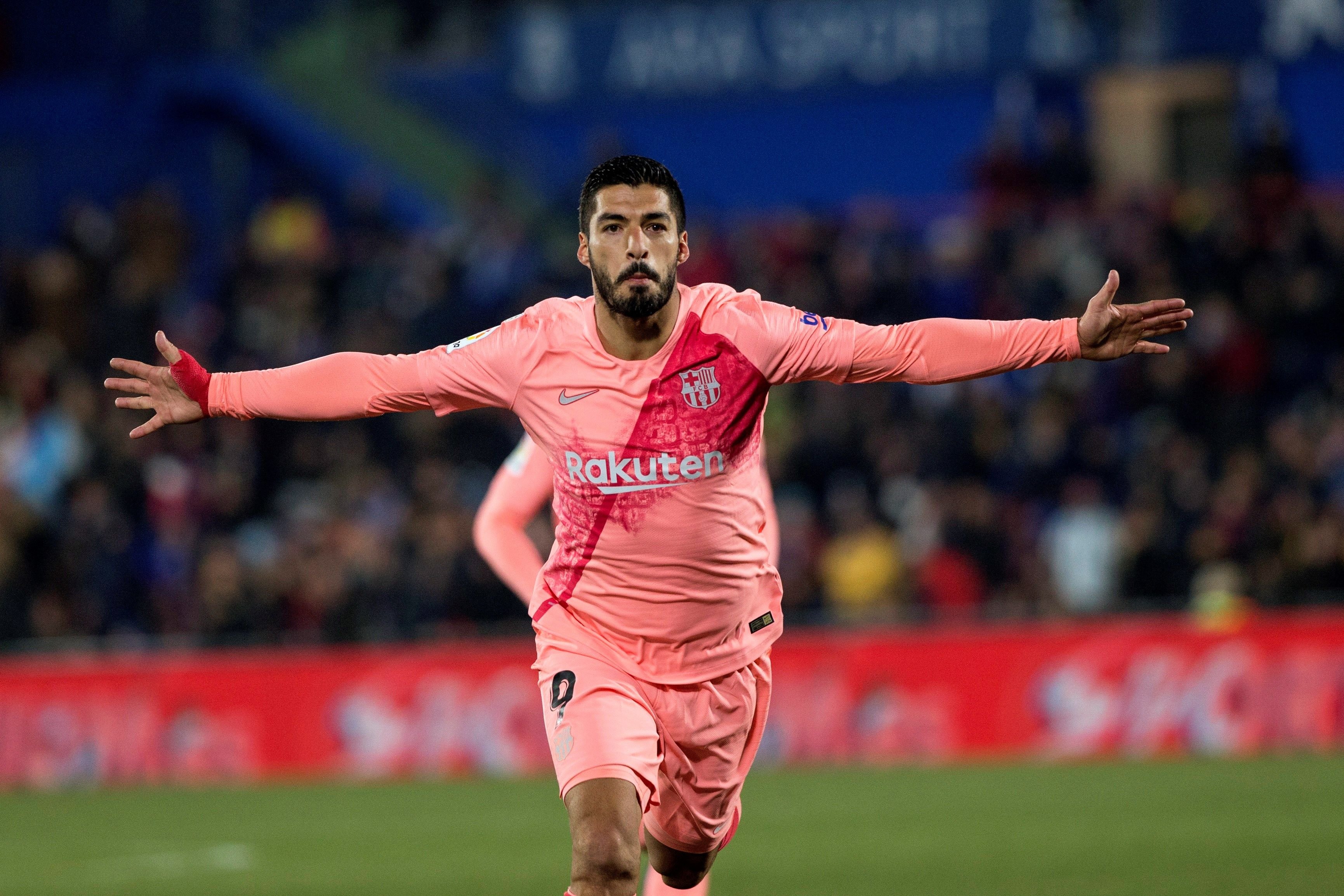 Suárez, sempre qüestionat, silencia els crítics amb un golàs