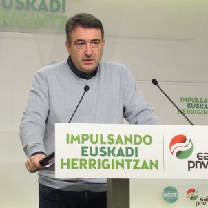 El PNV acusa al Rey de “cerrar los ojos” ante los que no se identifican con la bandera de España
