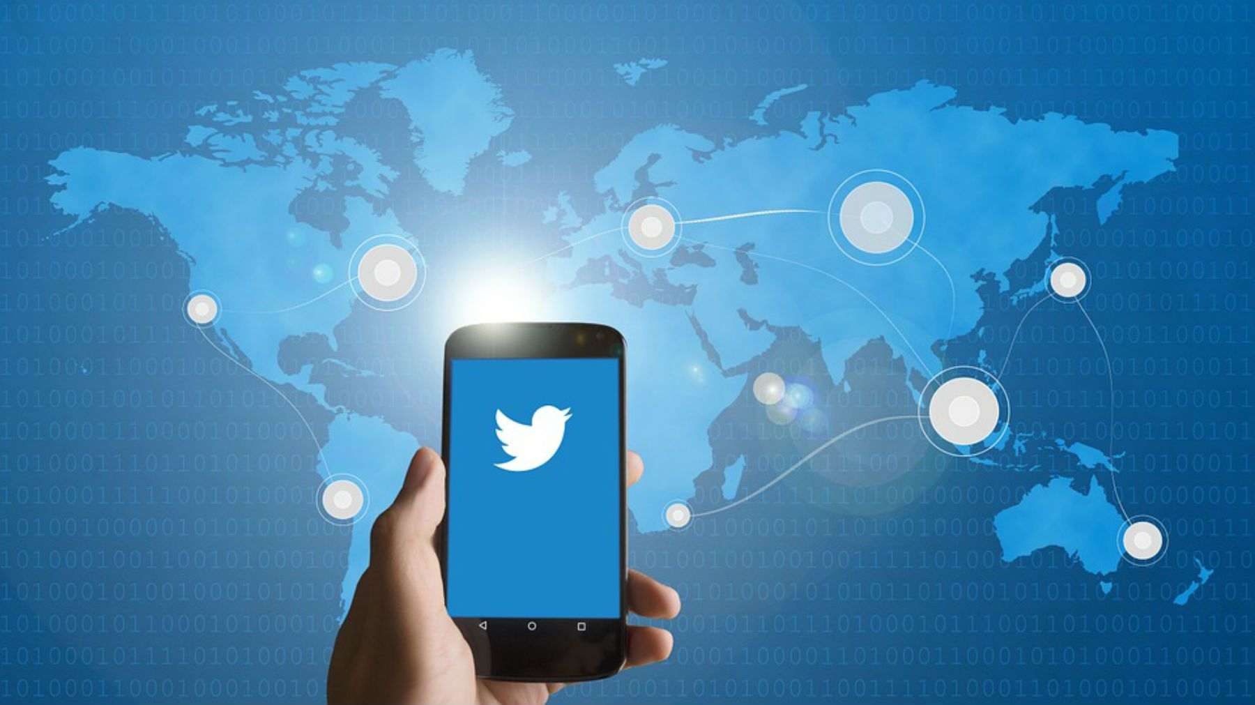 Twitter prohíbe usar sus datos para espiar a los usuarios