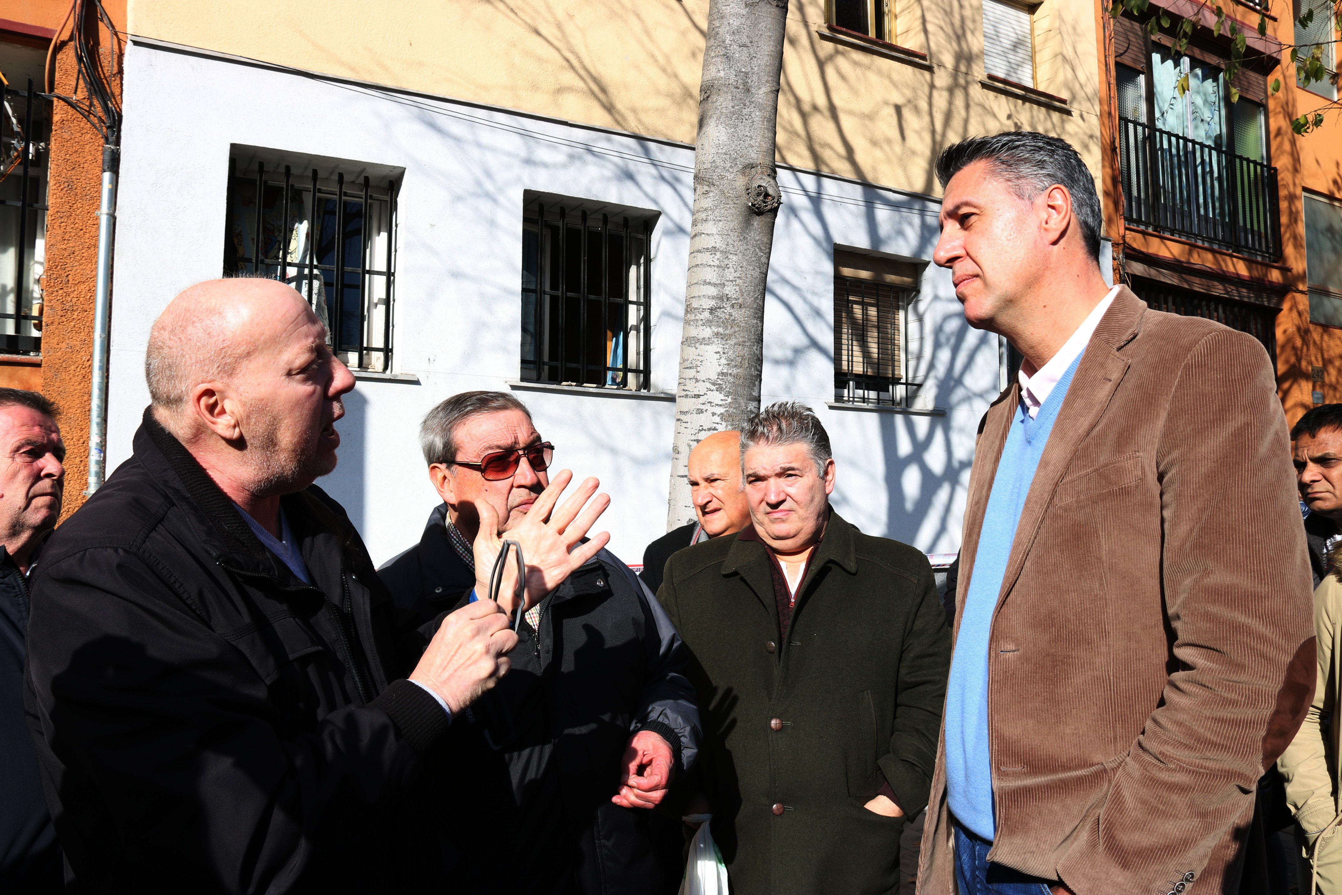 Albiol se salta el dol i utilitza el tràgic incendi de Badalona electoralment