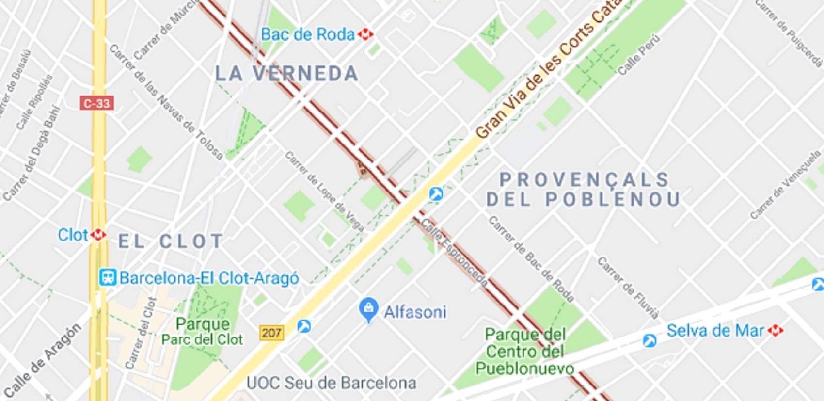 Quatre persones ateses per inhalació de fum en l'incendi d'una finca ocupada a Barcelona