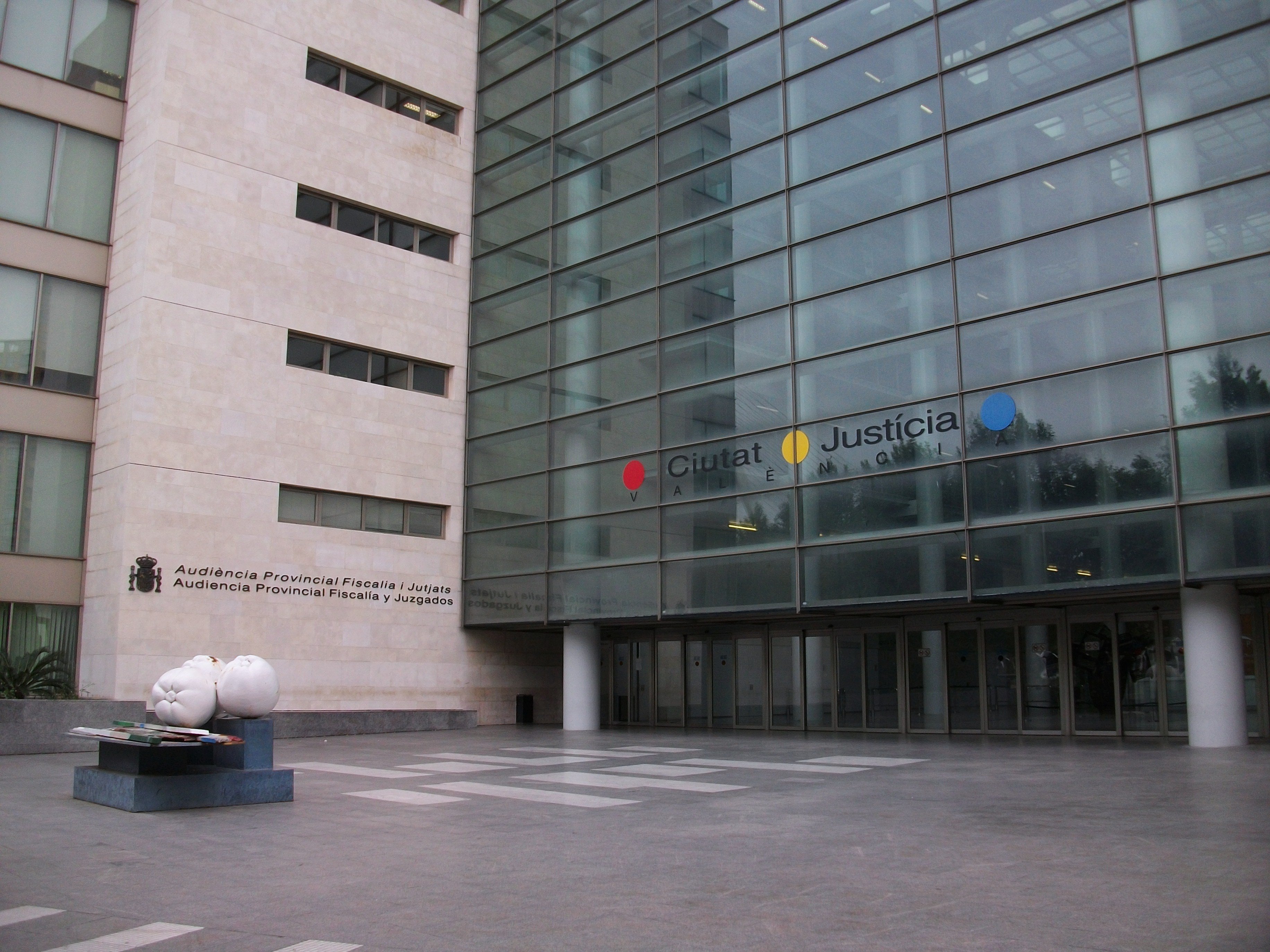 Detenido por colocar cámaras en el lavabo de mujeres de dos bares del distrito de Sant Andreu