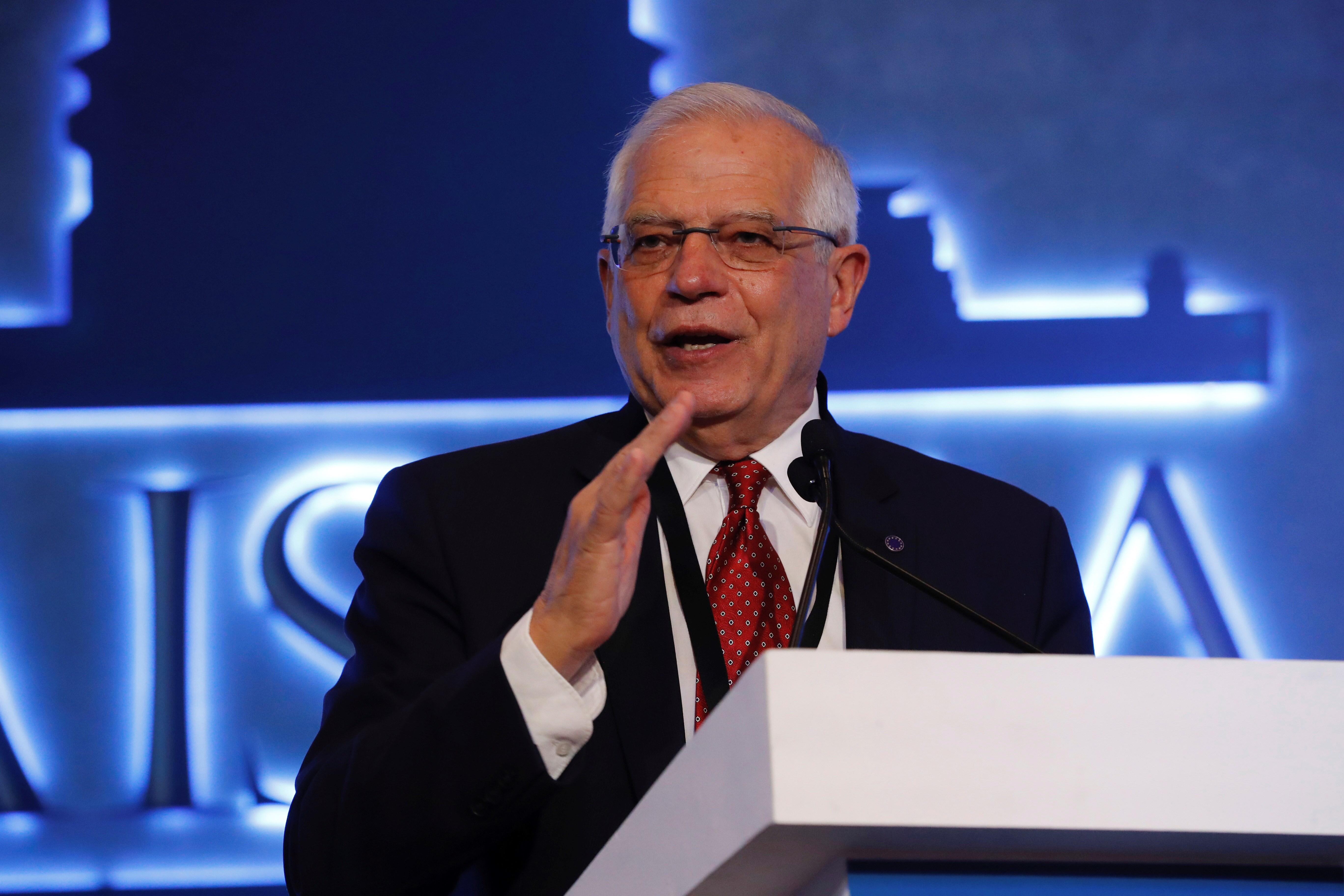 Ofensiva en toda regla de Borrell contra las delegaciones del Govern en el exterior