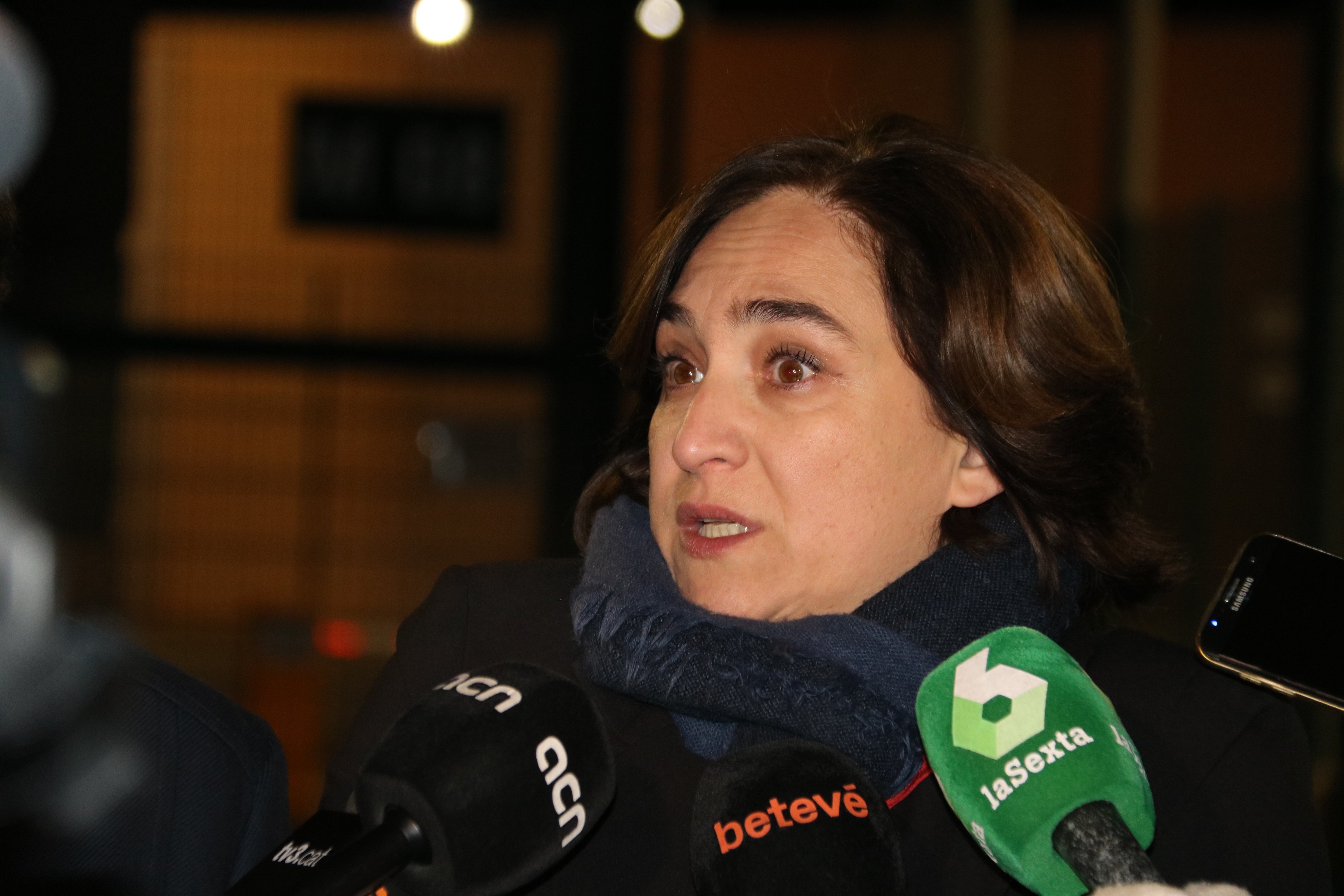 Colau es reuneix amb els presos a Lledoners i impulsa una declaració de suport