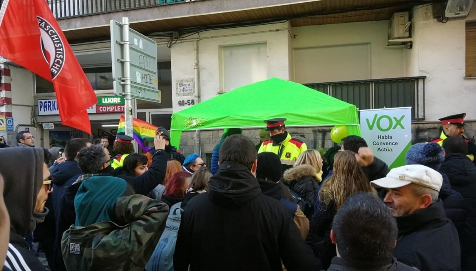 Protesta en Sitges contra una carpa de Vox