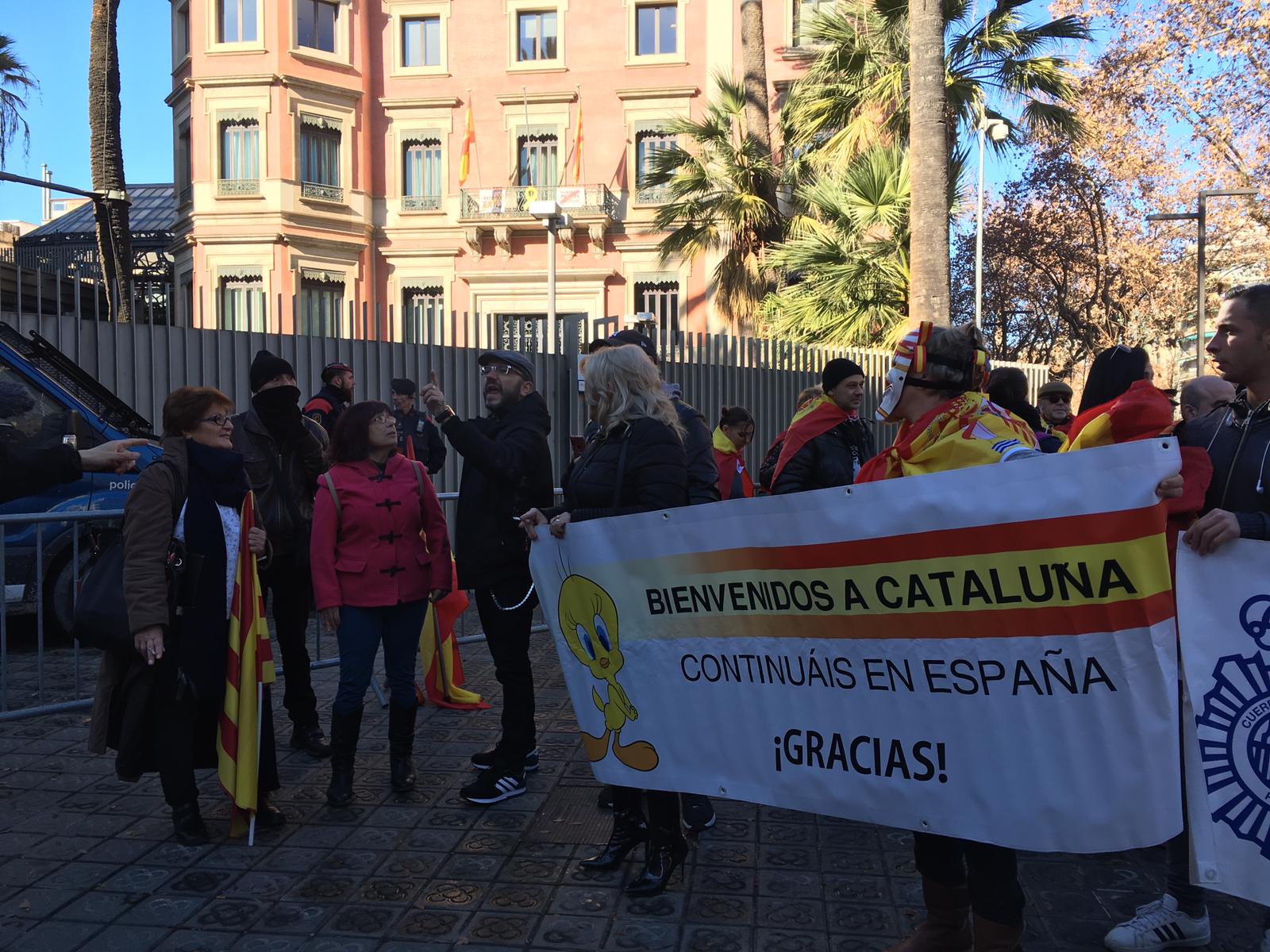 Els mossos "constitucionalistes" es manifesten amb Vox i Cs