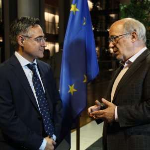 Los 27 eurodiputados que han denunciado a la CE "las amenazas" a los 712 alcaldes soberanistas