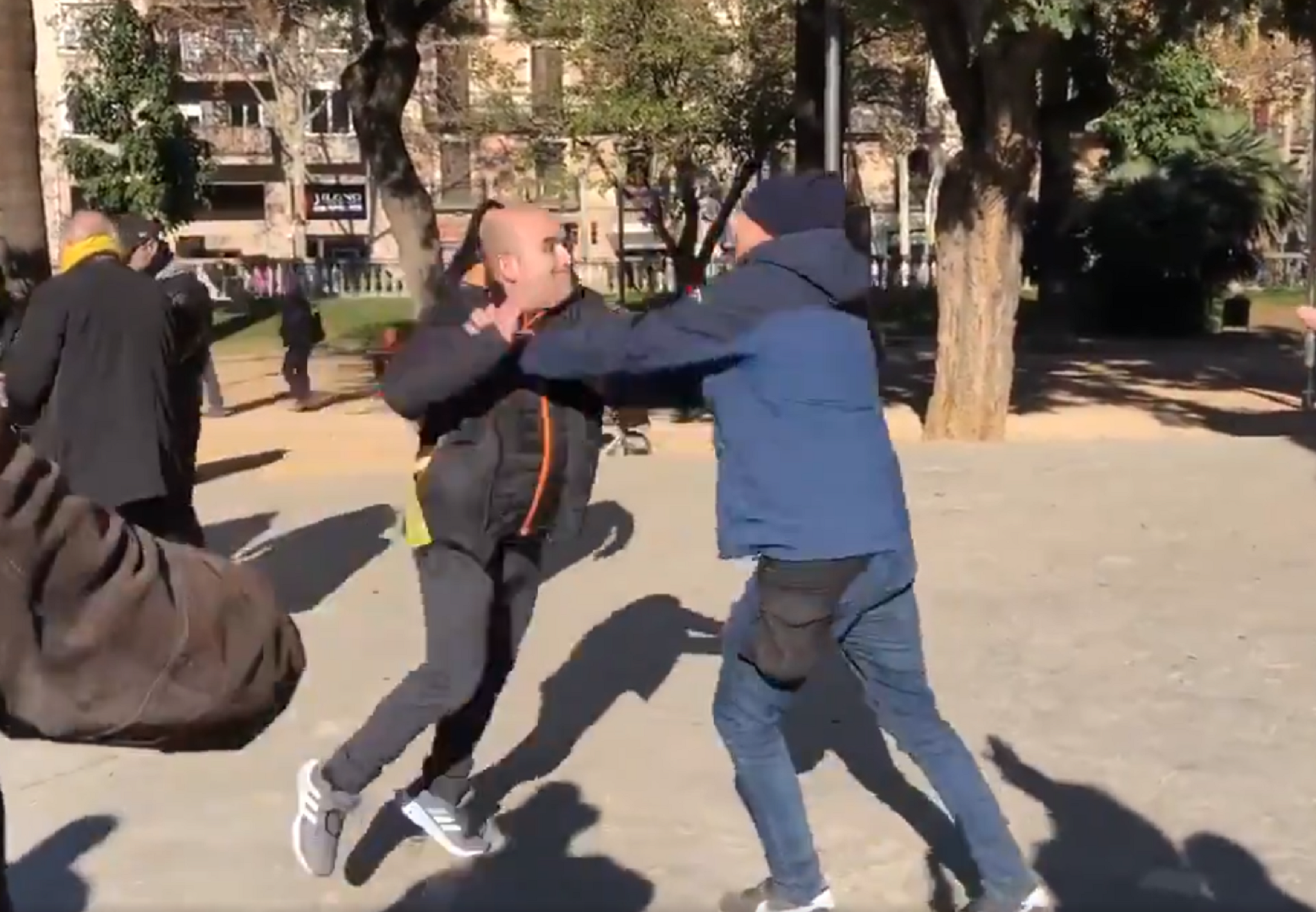 Extreme right provokes incidents in Barcelona's Plaça Tetuan