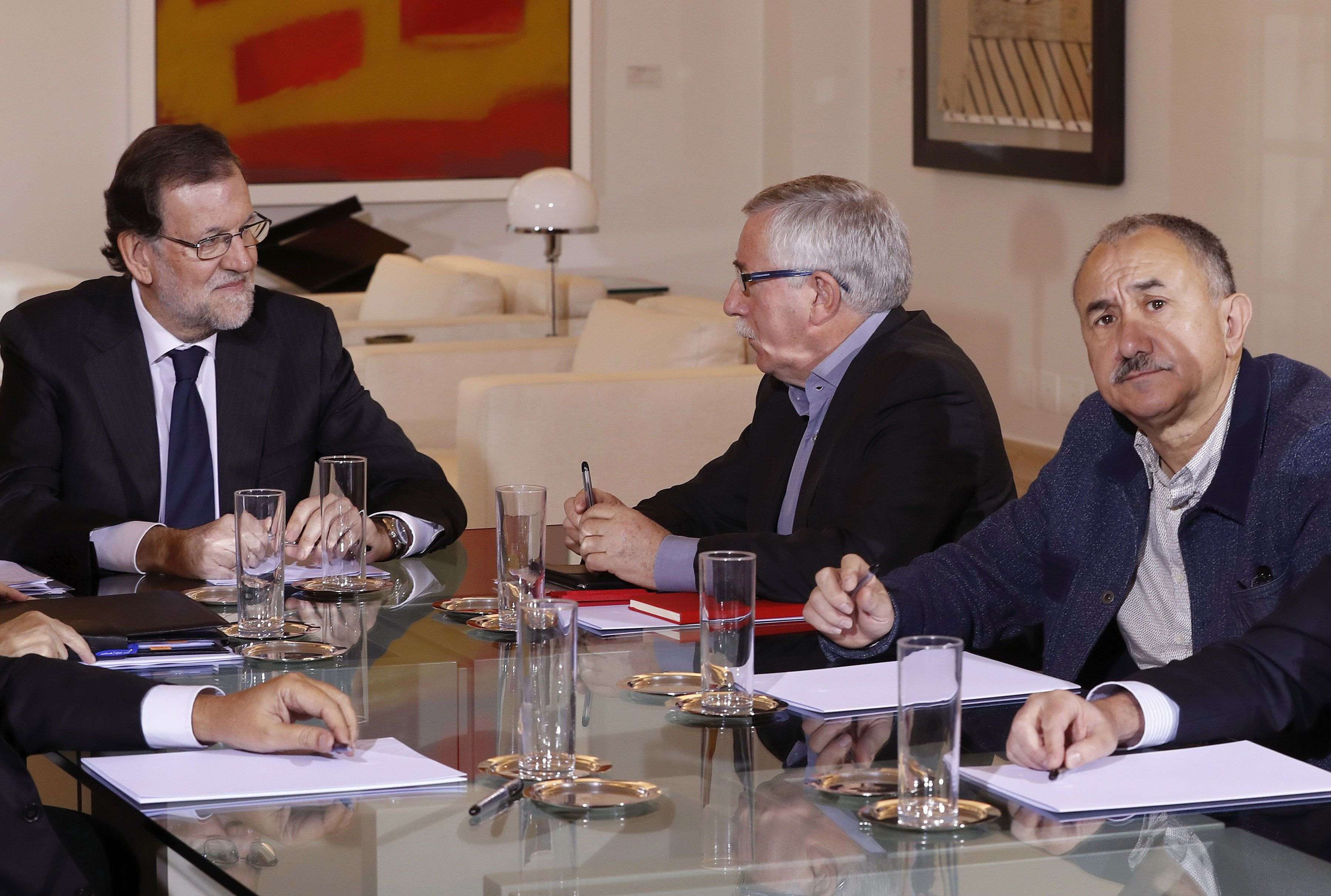 Rajoy posa límits al diàleg social: "no liquidar" les reformes ni incomplir el dèficit