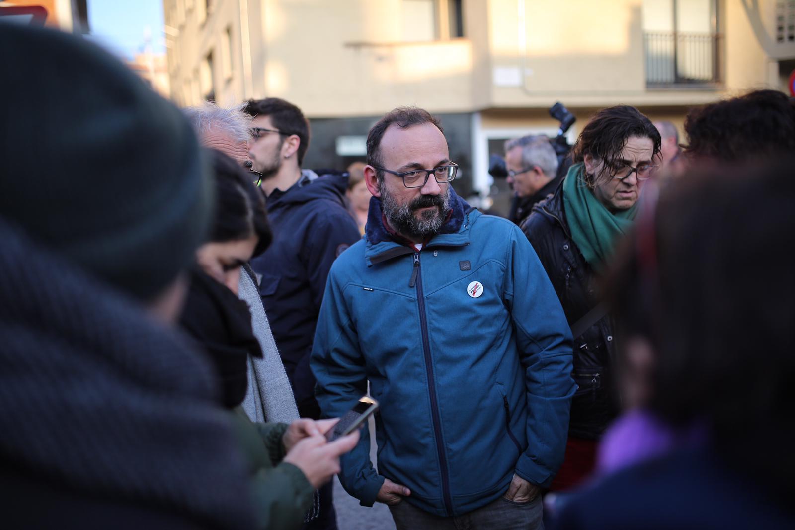 Impedeixen a Benet Salellas entrar en una comissaria del CNP mentre parli català