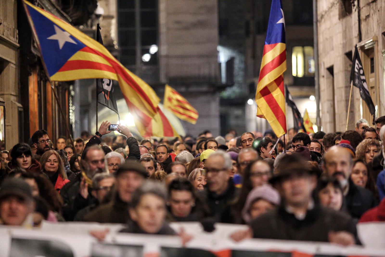 Allau de mobilitzacions arreu de Catalunya per denunciar les detencions