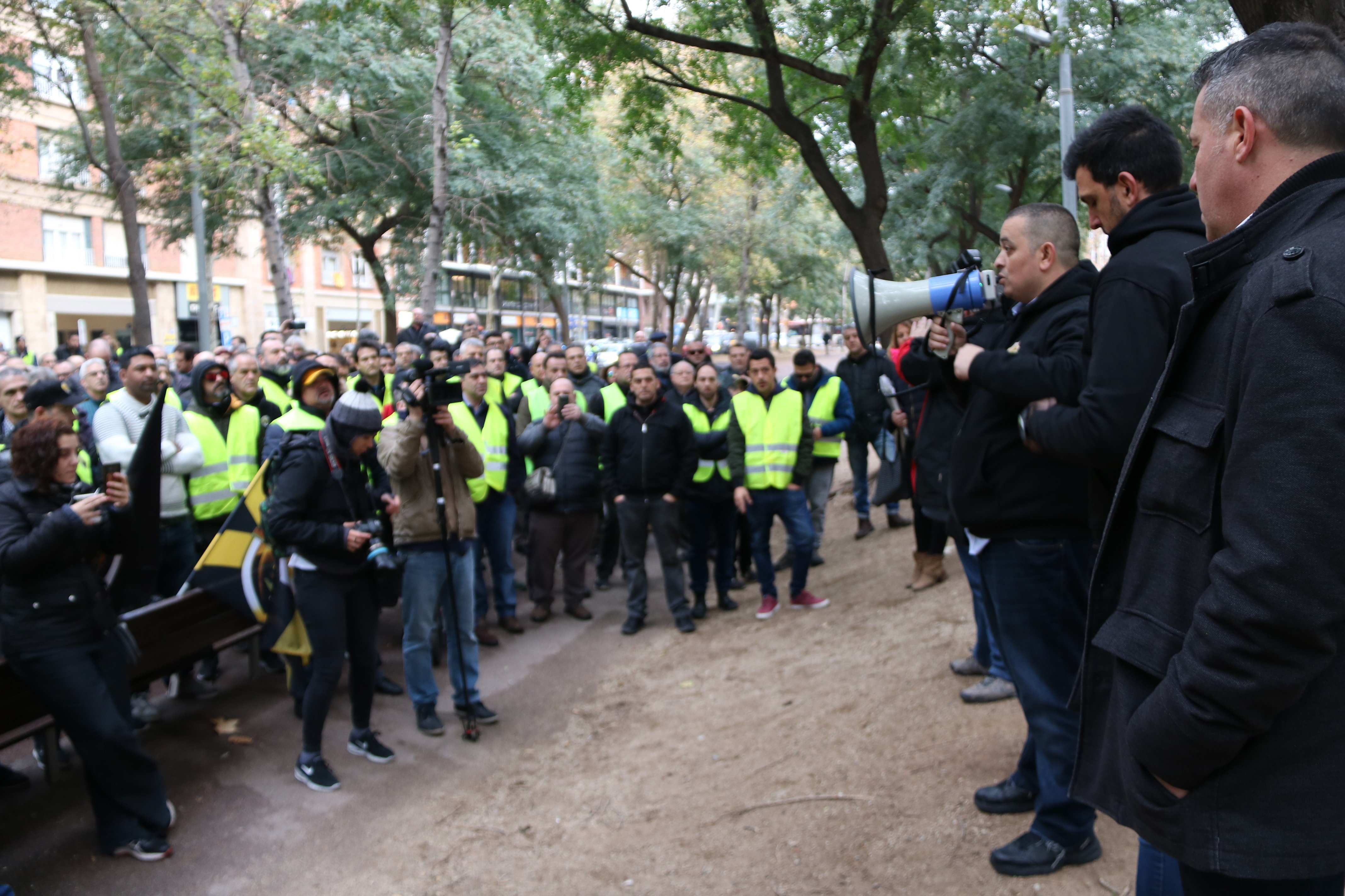 Vaga indefinida del sector del taxi contra la regulació dels VTC