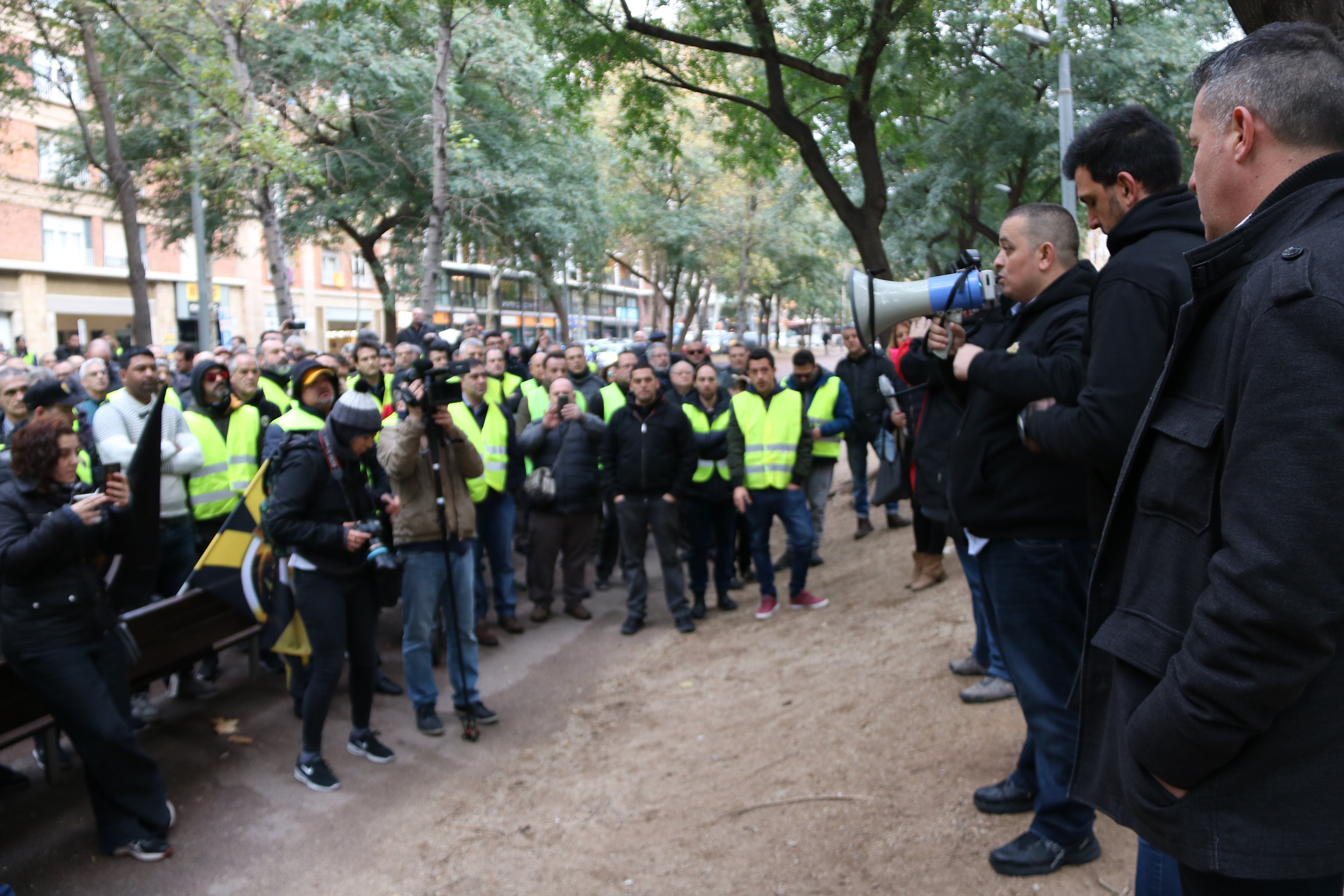 Huelga indefinida del sector del taxi contra la regulación de los VTC