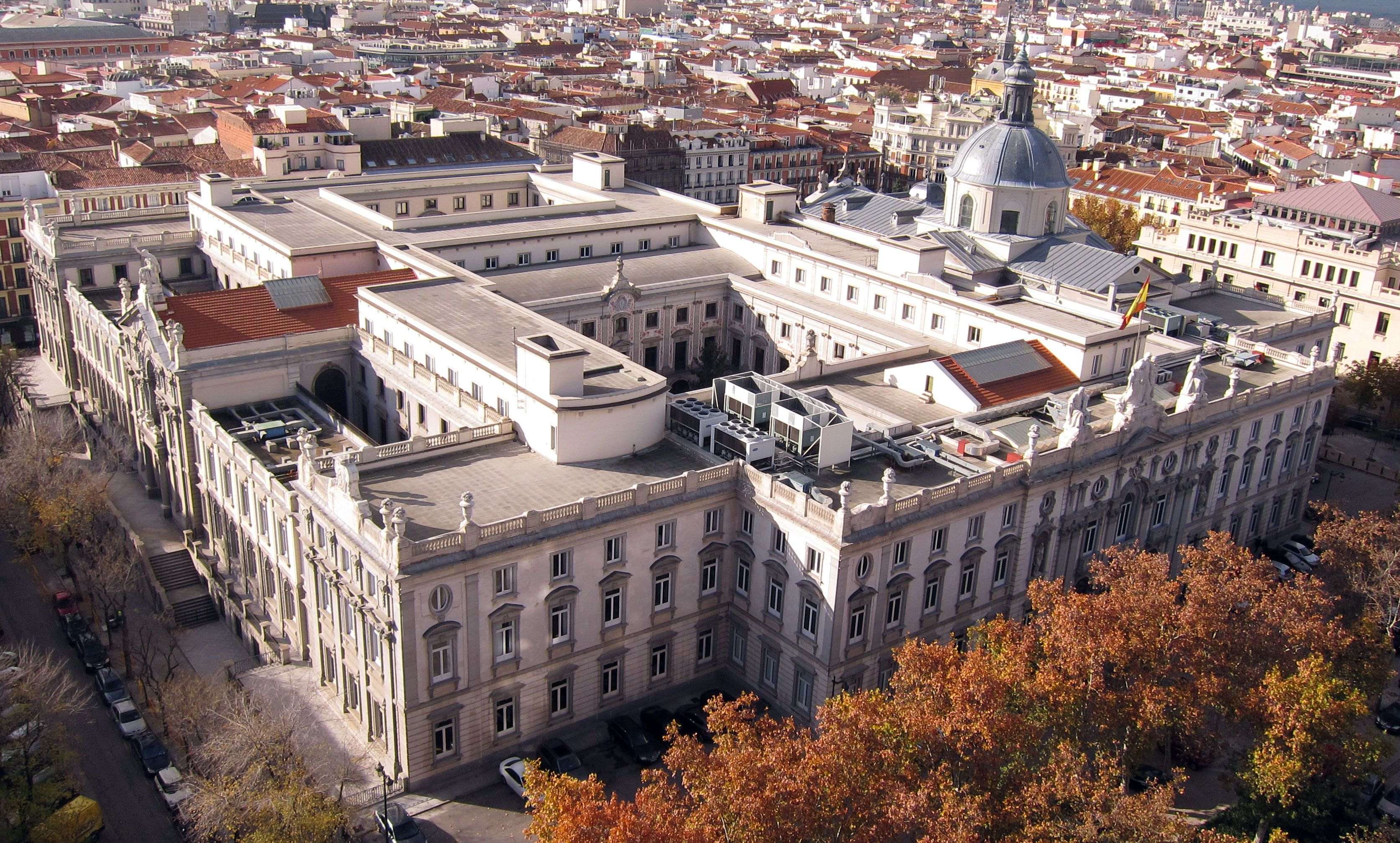 El jutge que ha suspès la sentència de les hipoteques, va fer classes a la banca