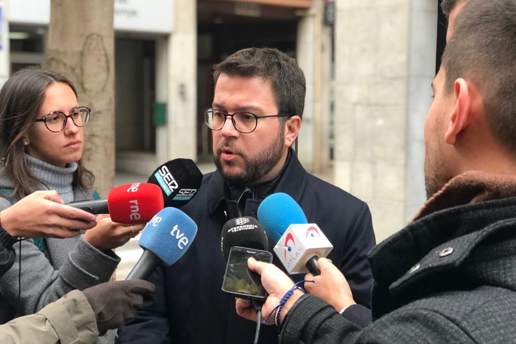 Aragonès ve "muy lamentable" la petición "de un 155 indefinido"