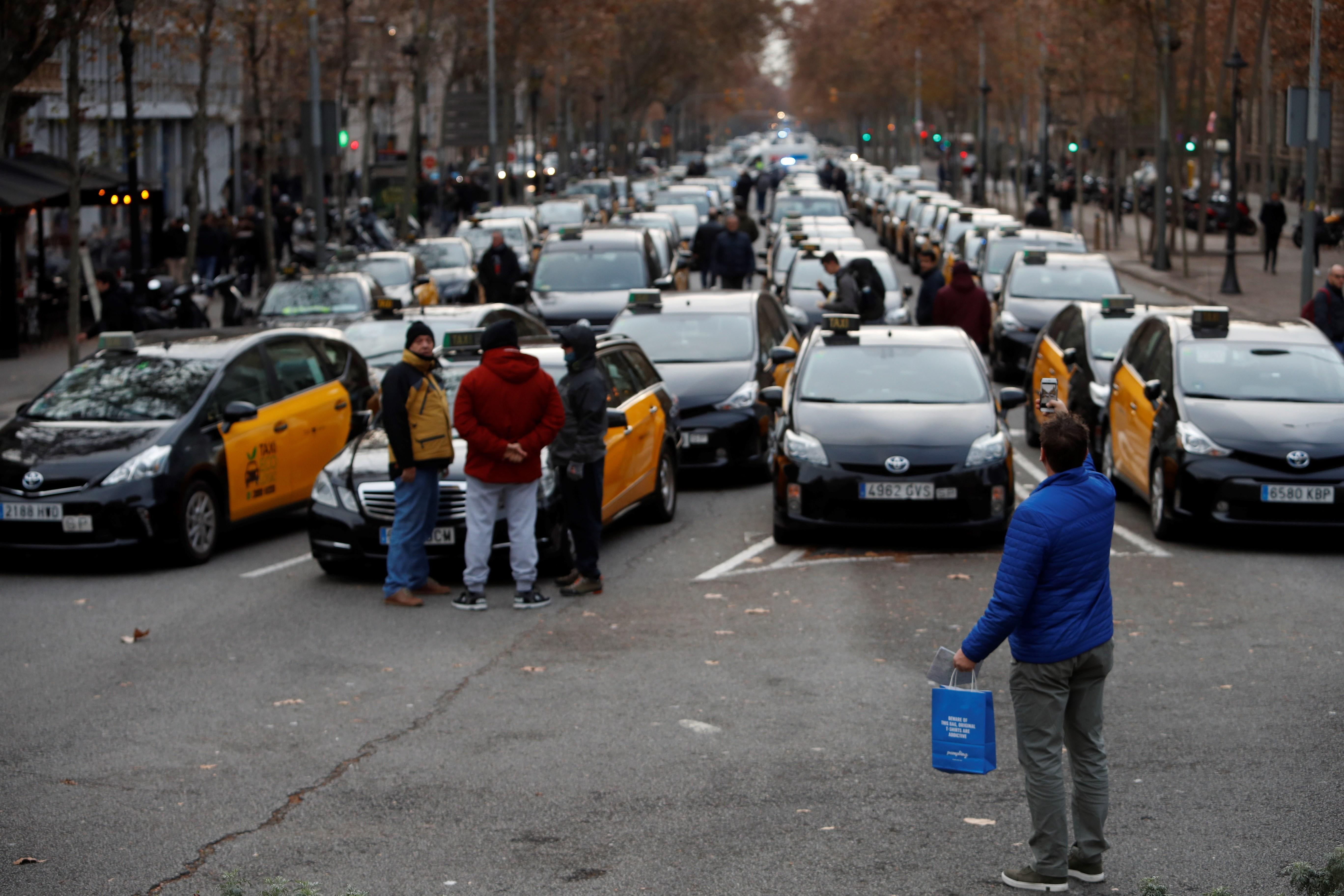 Los taxistas tienen la obligación de entender el catalán