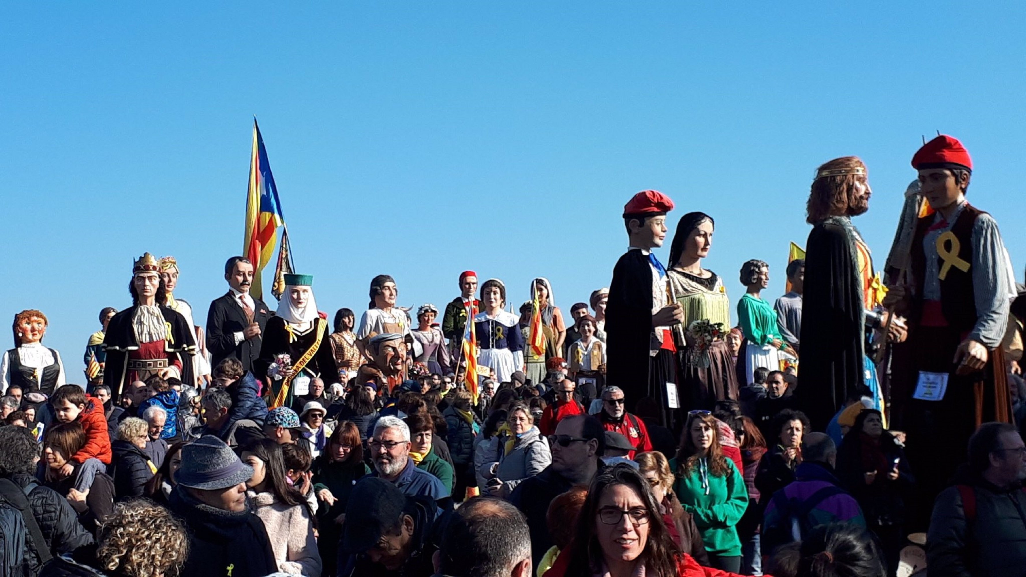 Els gegants envaeixen Lledoners