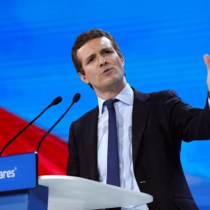 Casado promete a los votantes de Vox ilegalizar partidos independentistas