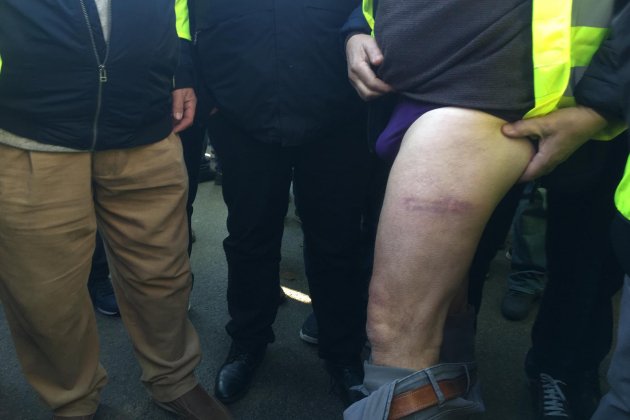 Carregues mossos taxistes Parlament   Anton Rosa