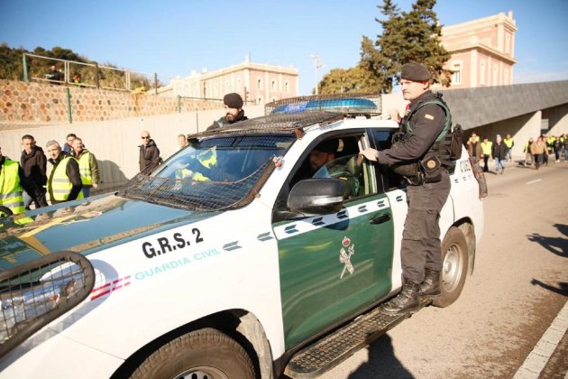 guardia civil port barcelona taxi el nacional sergi alcazar