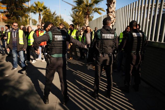 guardia civil port barcelona taxi el nacional sergi alcazar