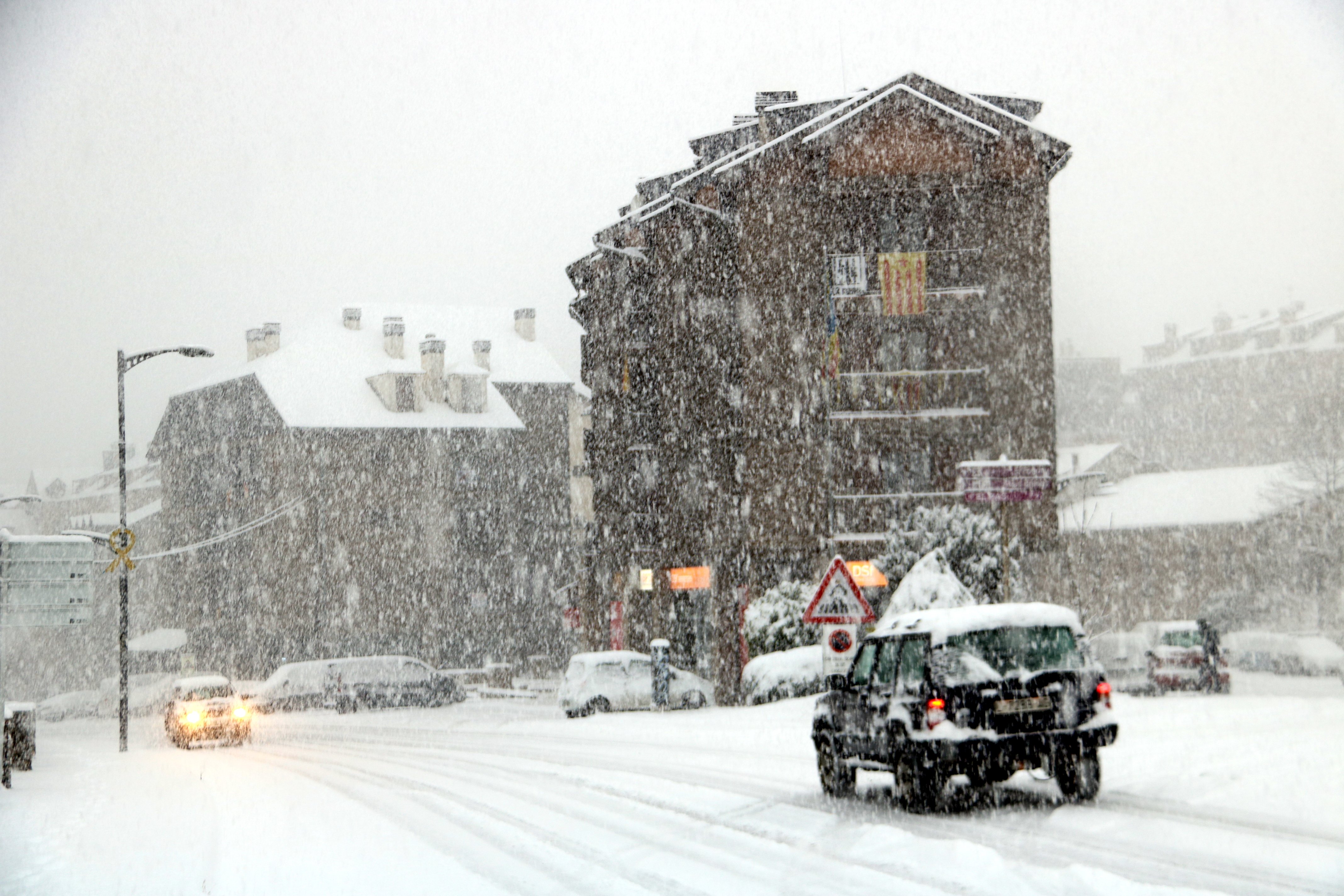 La nieve llega con fuerza en los Pirineos y Prepirineos