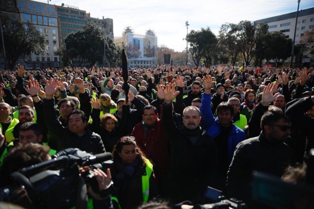 EL NACIONAL assemblea taxistes plaça catalunya Sergi Alcàzar EL NACIONAL assemblea taxistes plaça catalunya Sergi Alcàzar
