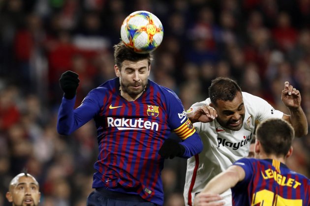 pique sevilla kjaer barça efe