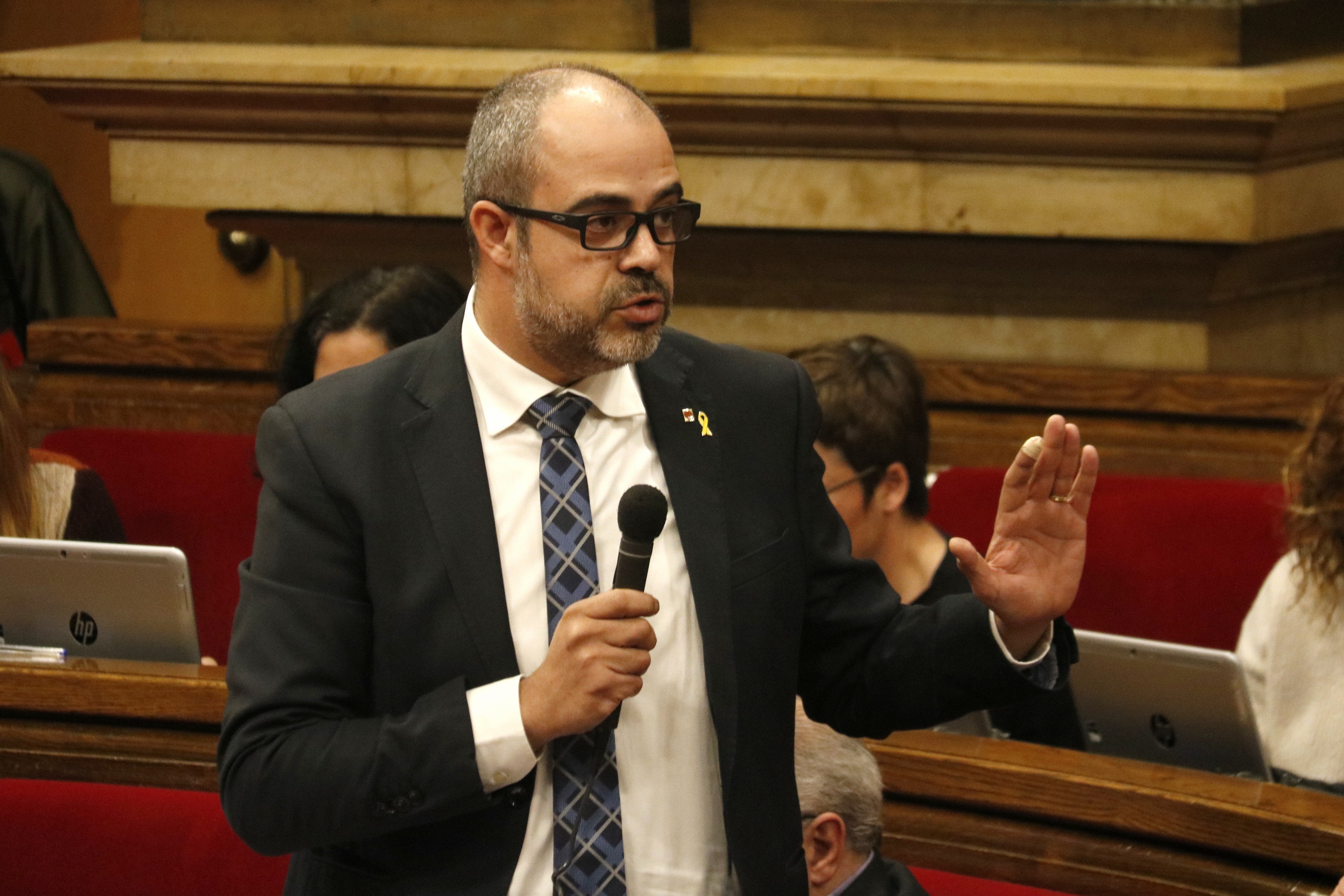 El Parlament aprova la creació de 750 places de Mossos i 250 de Bombers