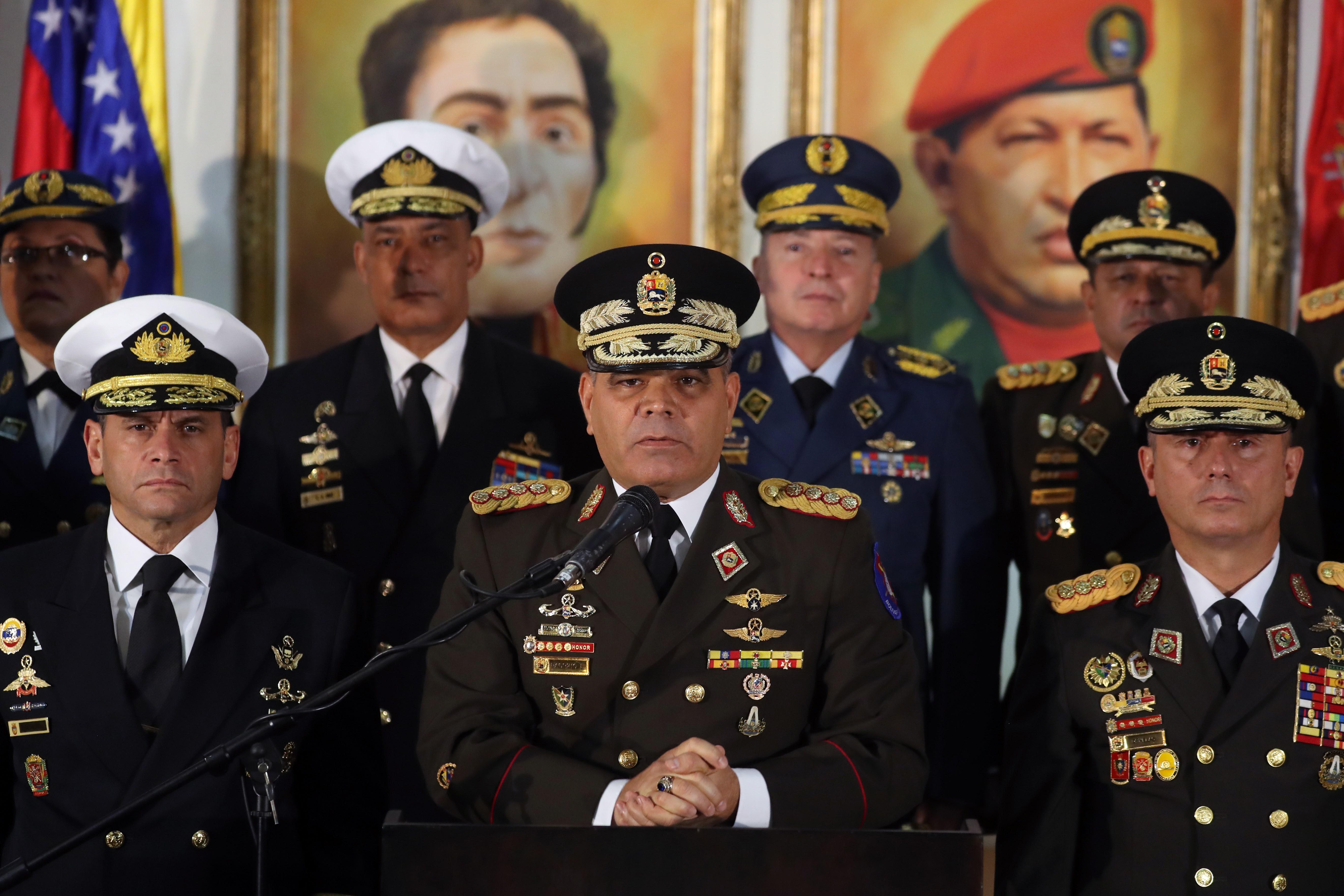 Las fuerzas armadas expresan su apoyo a Maduro