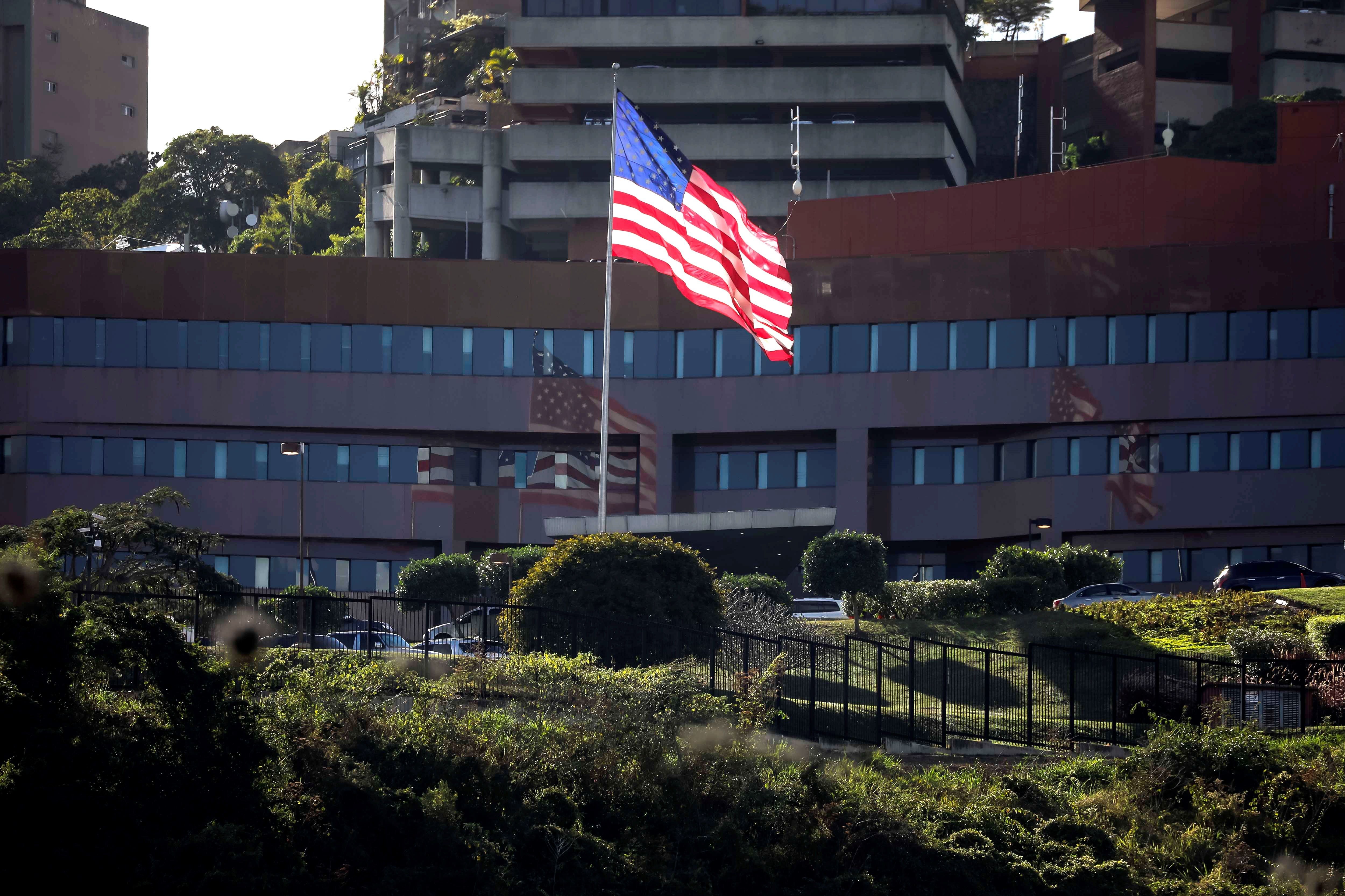 Estats Units evacua de Veneçuela el personal no essencial
