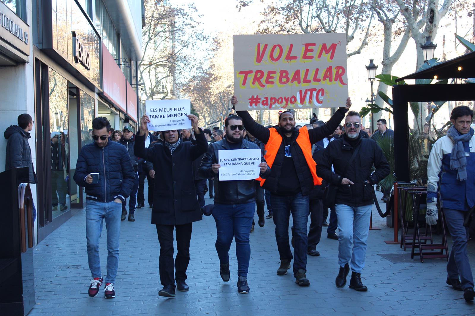 La patronal de VTC prepara "querellas criminales" contra el Govern si se aprueba la regulación