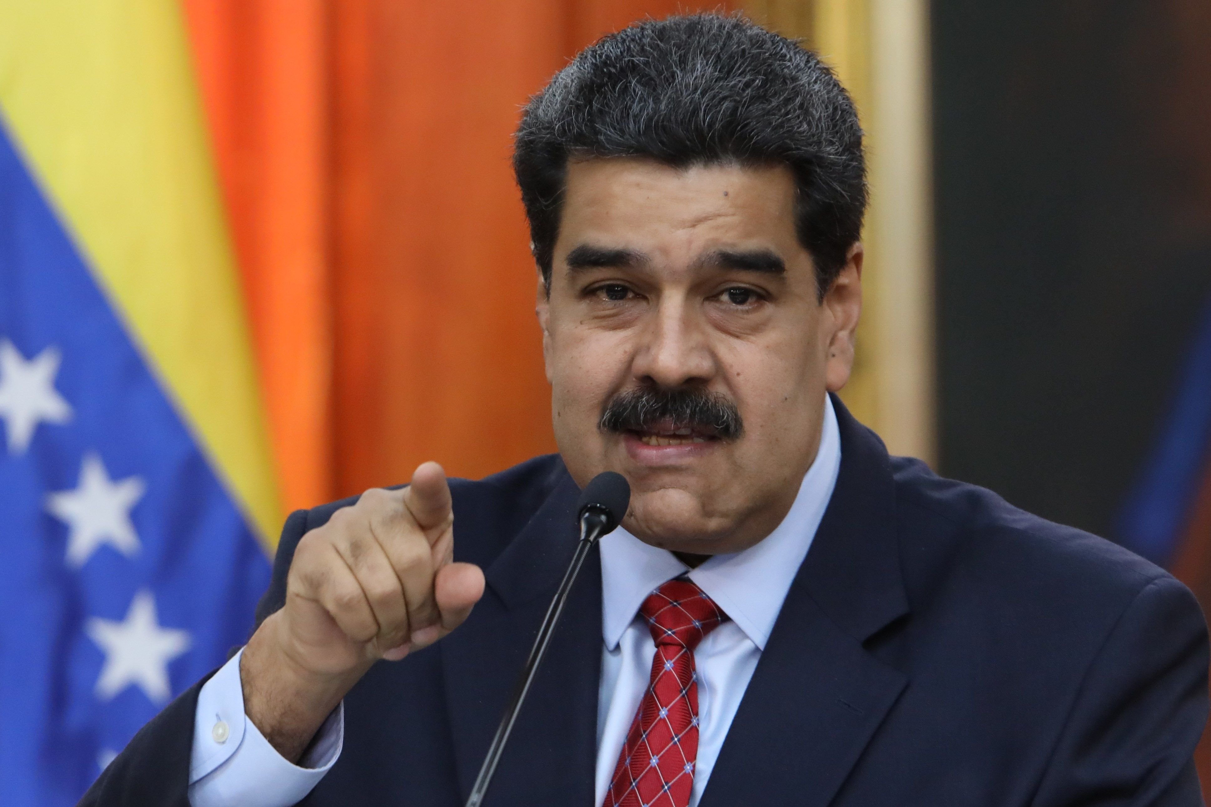 Maduro replica a Borrell: "Les eleccions s'han de fer a Espanya, són un govern no elegit"