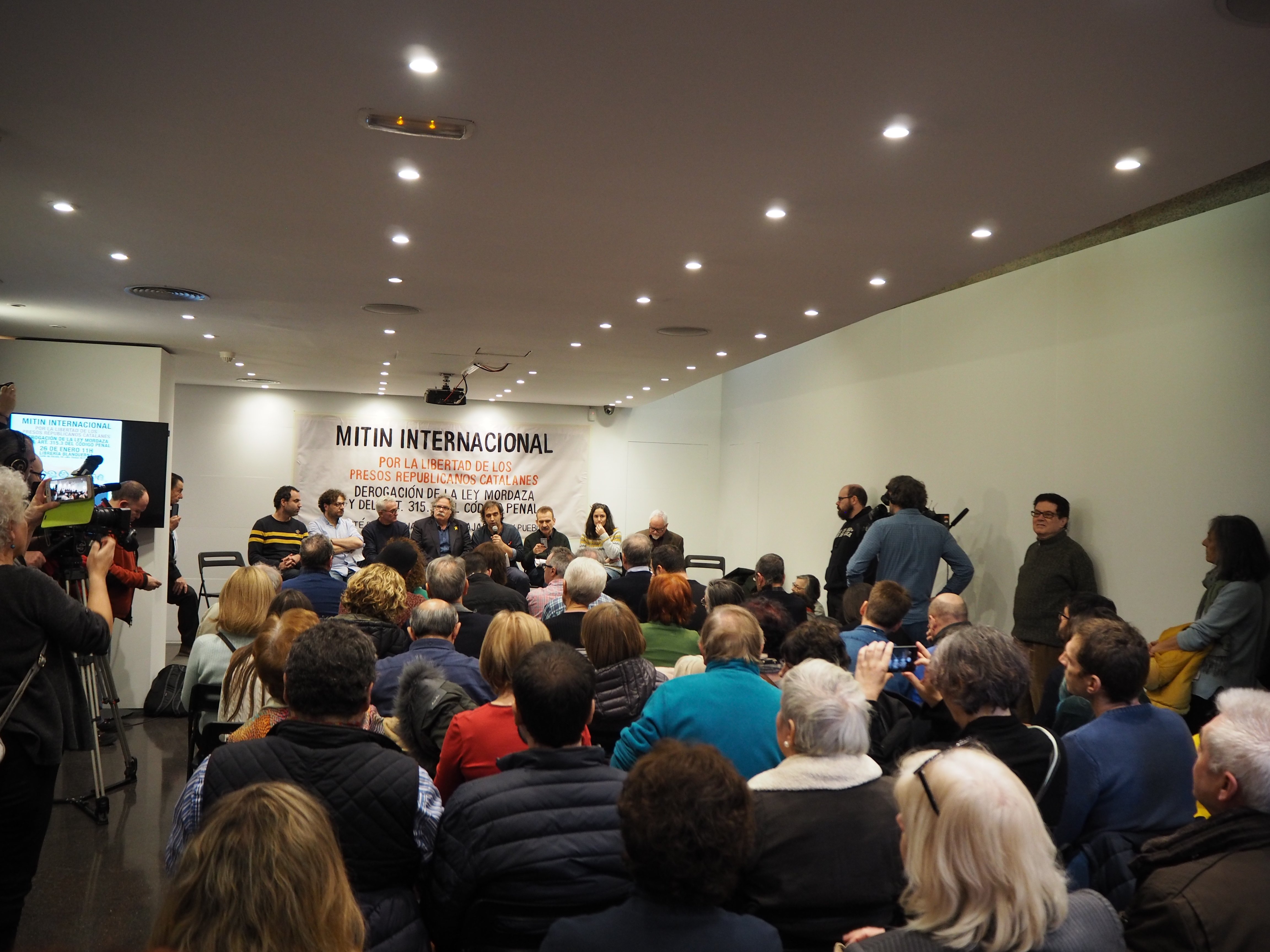 Full house at Madrid meeting to demand release of the Catalan prisoners