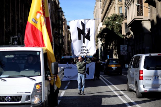 manifestacio fascista ochenta años ocupacio franquista barcelona carles palacio