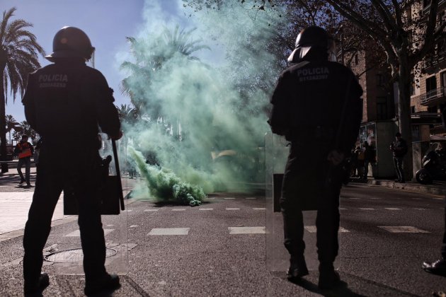 mossos pots fum 80 anys guerra civil carles palacio