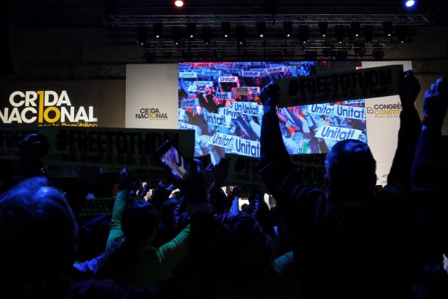 Pancartas unidad el llamamiento carles palacio