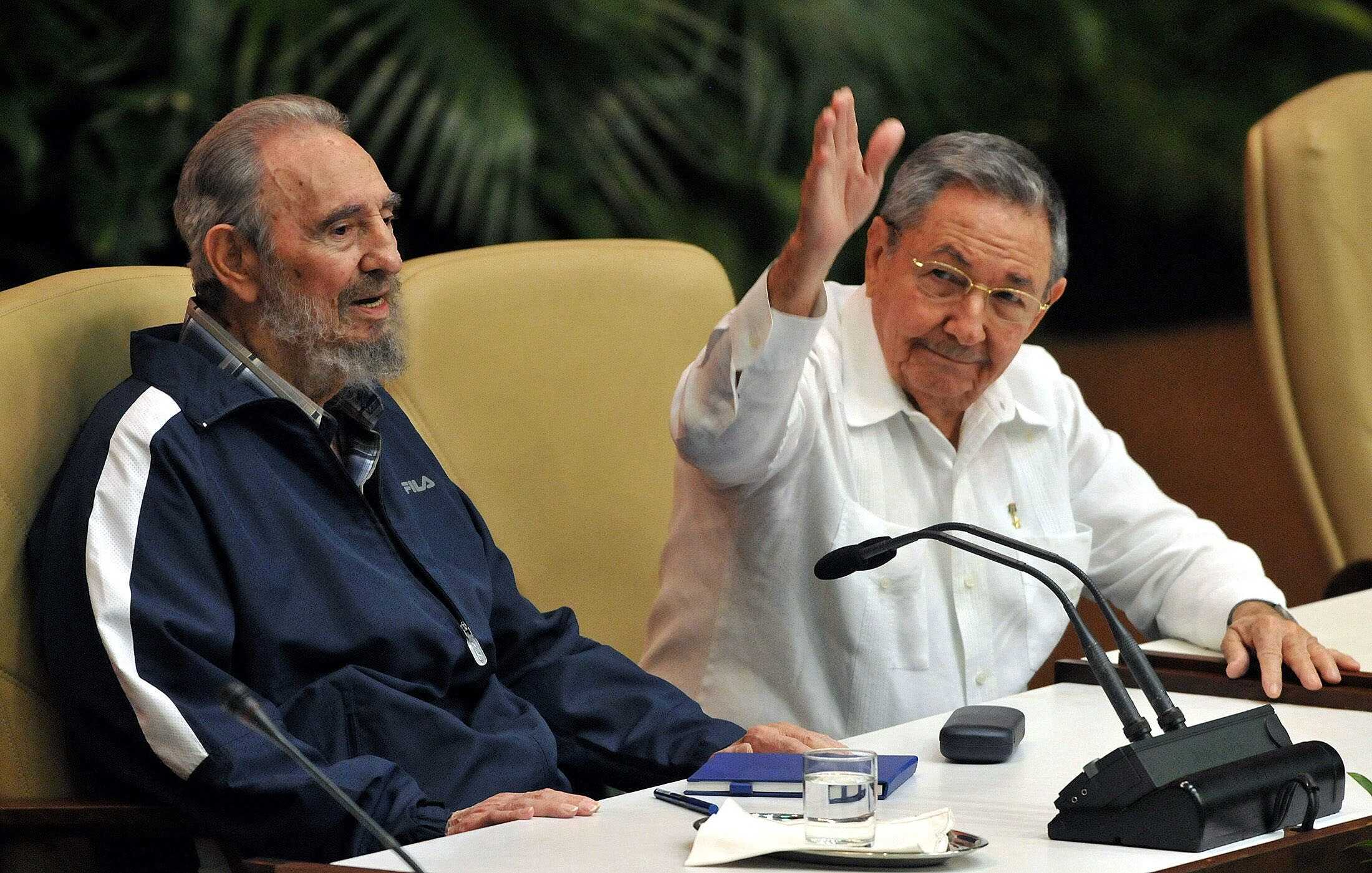 Vídeo: Raúl Castro anuncia la muerte de Fidel