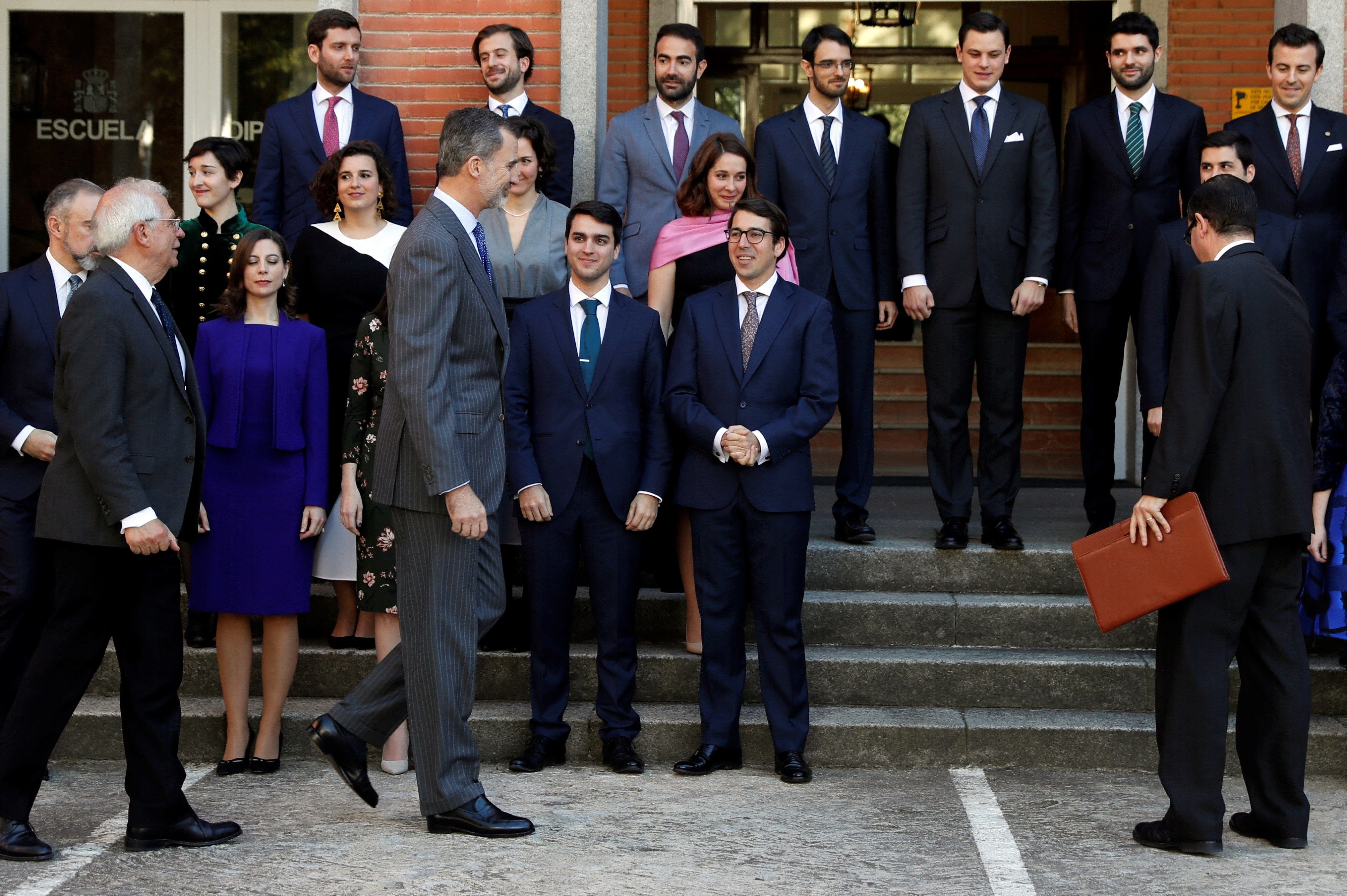 Felipe VI insta a los nuevos diplomáticos a difundir la "imagen auténtica" de España