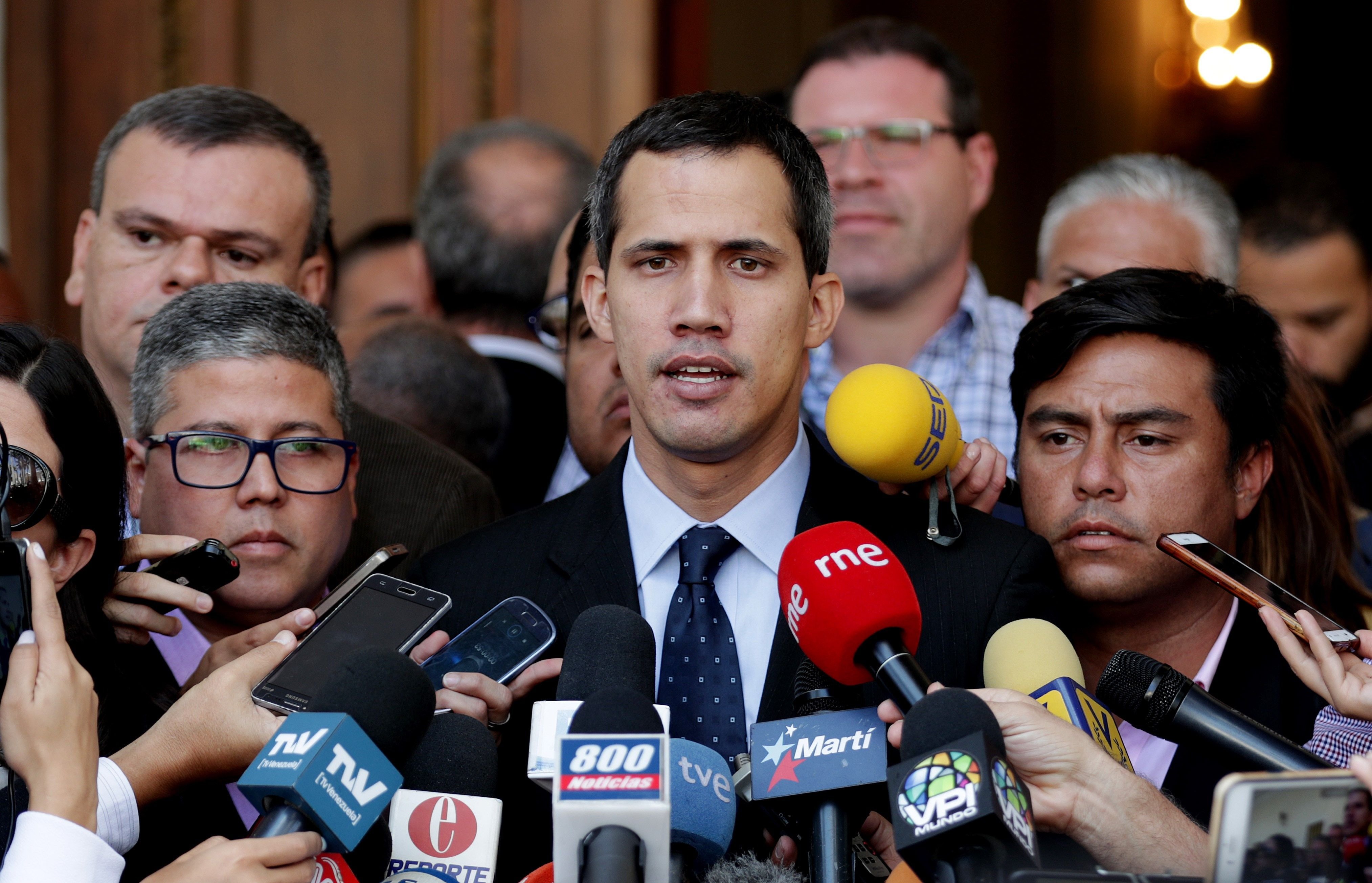 La Fiscalia veneçolana demana que es prohibeixi a Guaidó sortir de Veneçuela
