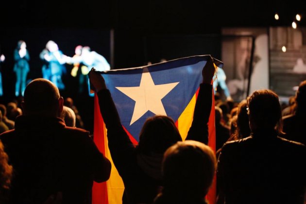 EL NACIONAL estelada final acte junqueras sant jordi - sergi alcazar EL NACIONAL estelada final acte junqueras sant jordi - sergi alcazar