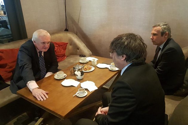 Puigdemont Dublin Bertie Ahern ACN