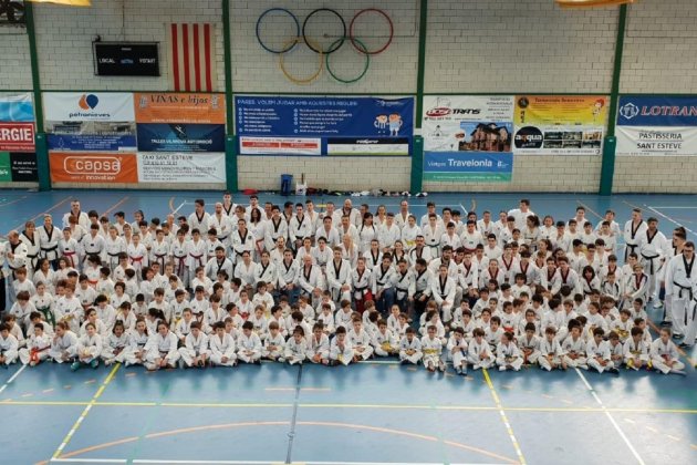 Taekwondo Escola Sant Esteve Sesrovires Foto Javier Sánchez Vesperina