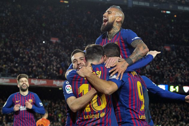 Messi Suarez Jordi Alba Arturo Vidal Pique Barca Sevilla EFE